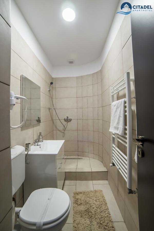 Citadel Aparthotel Galaţi Exteriör bild