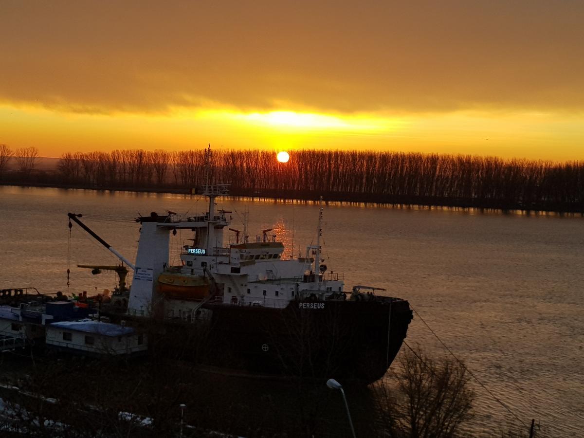 Citadel Aparthotel Galaţi Exteriör bild